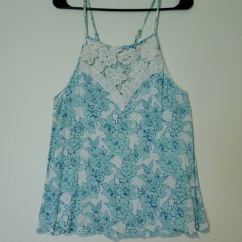 Lightweight cutout tank